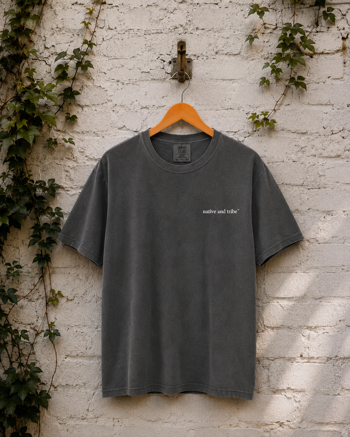 essential micro logo tee